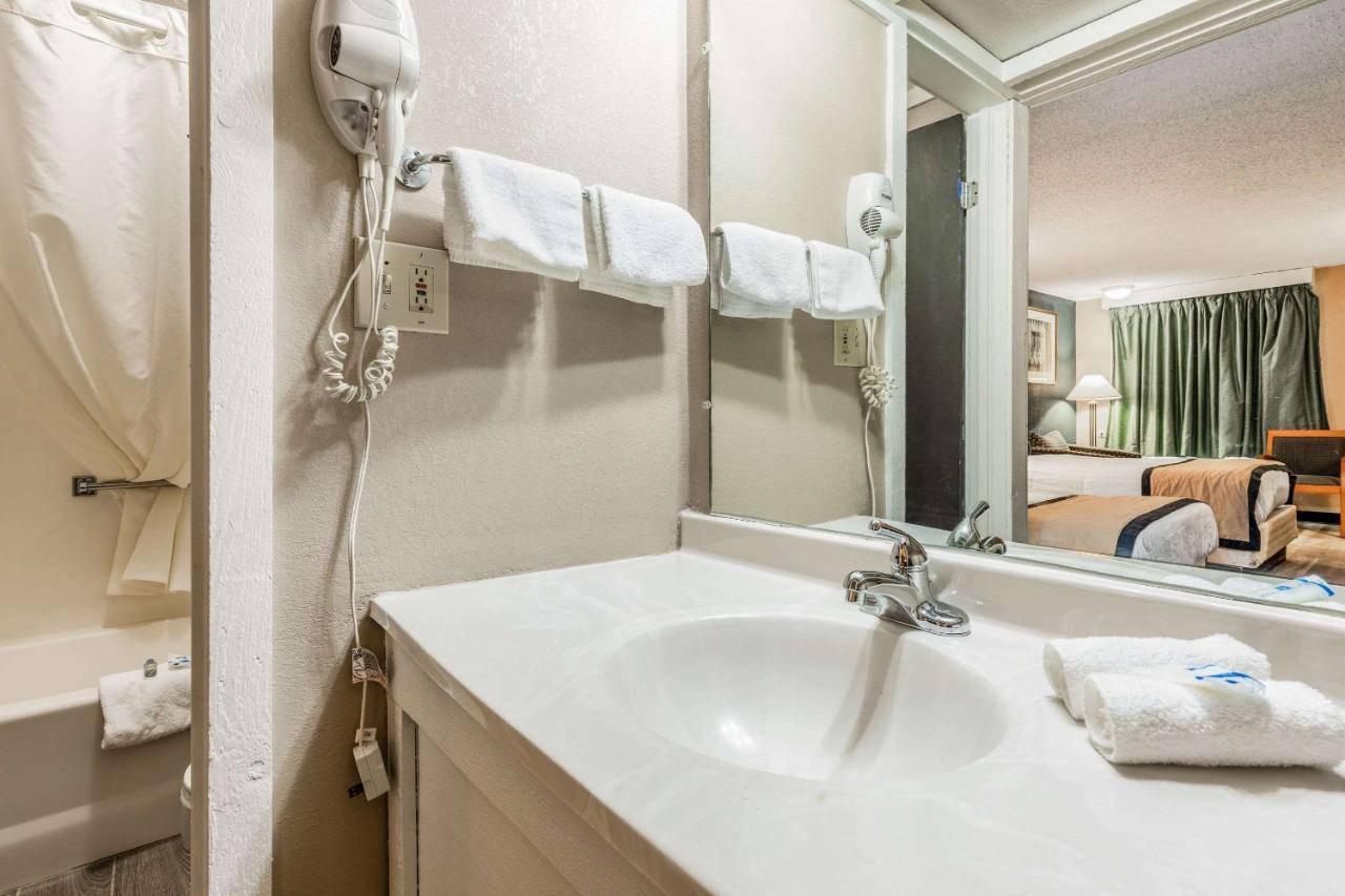 Value Inn Kenosha I-94 - Exit 344 Плезънт Преъри Екстериор снимка