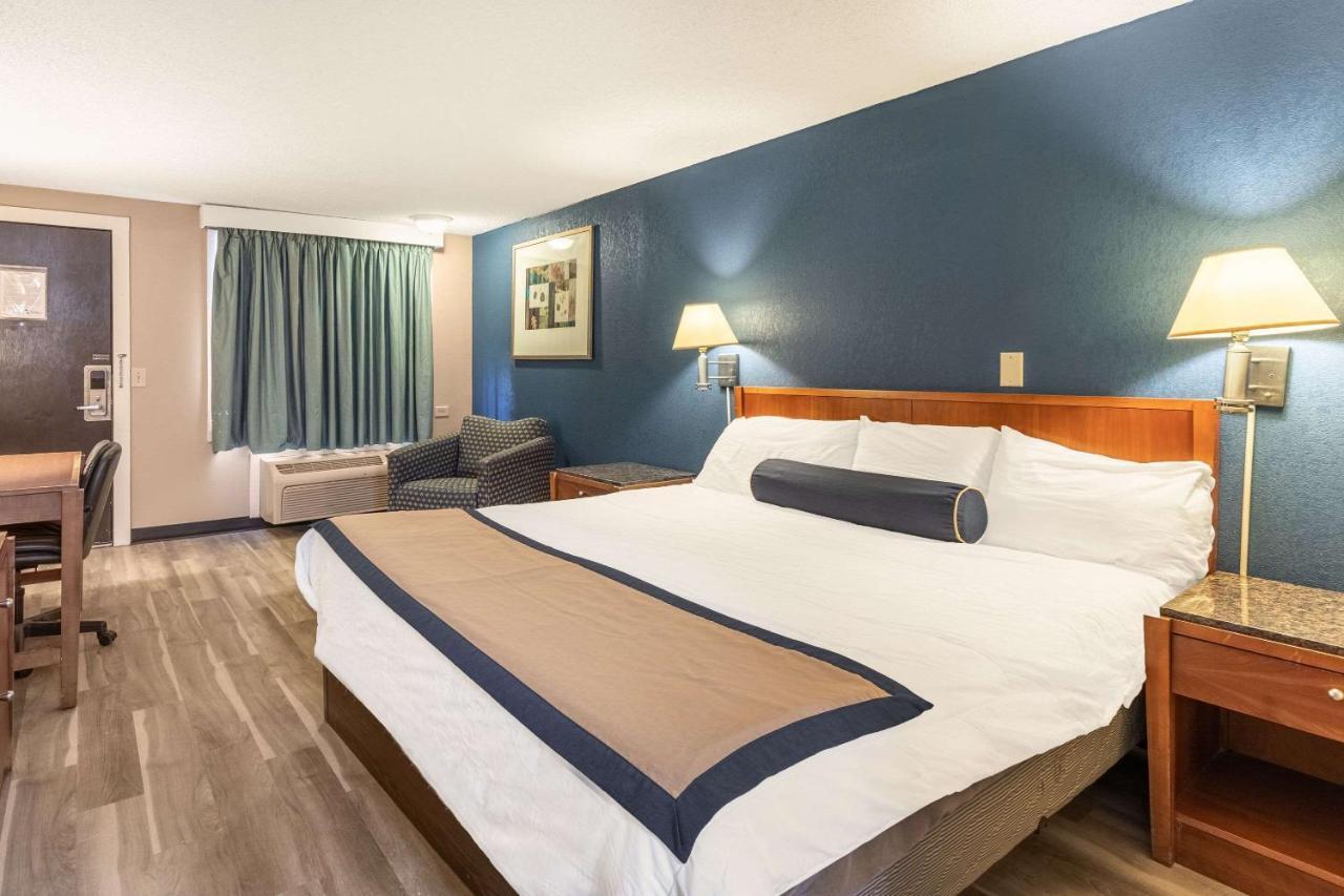 Value Inn Kenosha I-94 - Exit 344 Плезънт Преъри Екстериор снимка